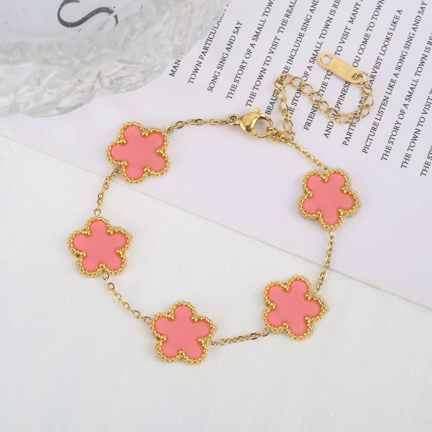 Five-Leaf Flower Shell Bracelet – Elegant Stainless Steel Jewellery for Women